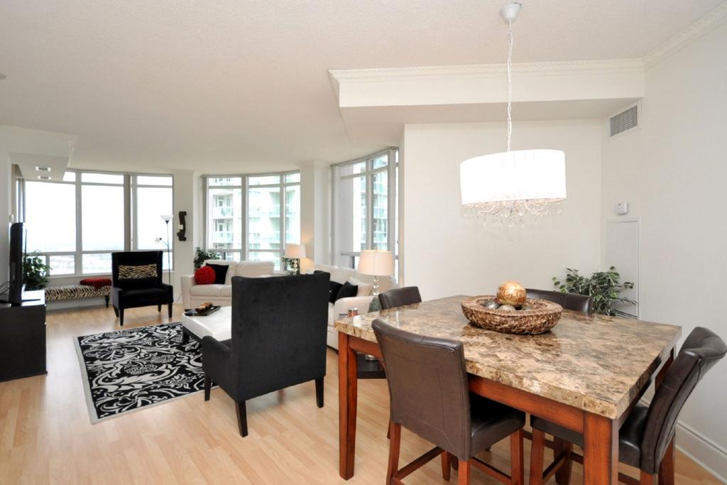 Napa Furnished Rental Apartments Square One Μισισάουγκα Δωμάτιο φωτογραφία