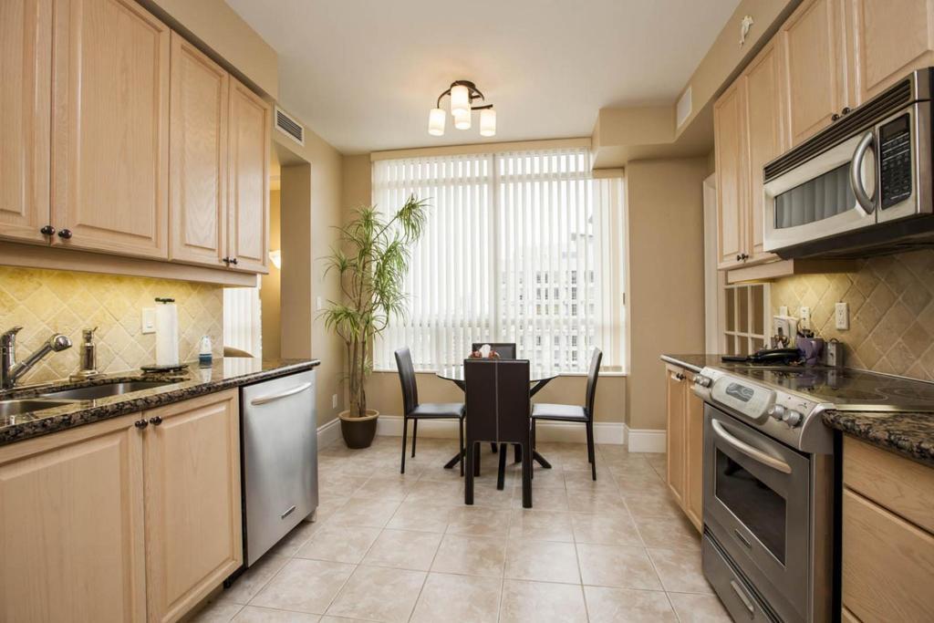 Napa Furnished Rental Apartments Square One Μισισάουγκα Δωμάτιο φωτογραφία