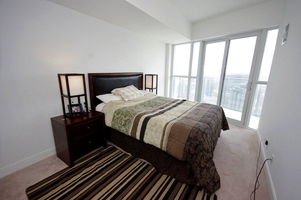 Napa Furnished Rental Apartments Square One Μισισάουγκα Εξωτερικό φωτογραφία