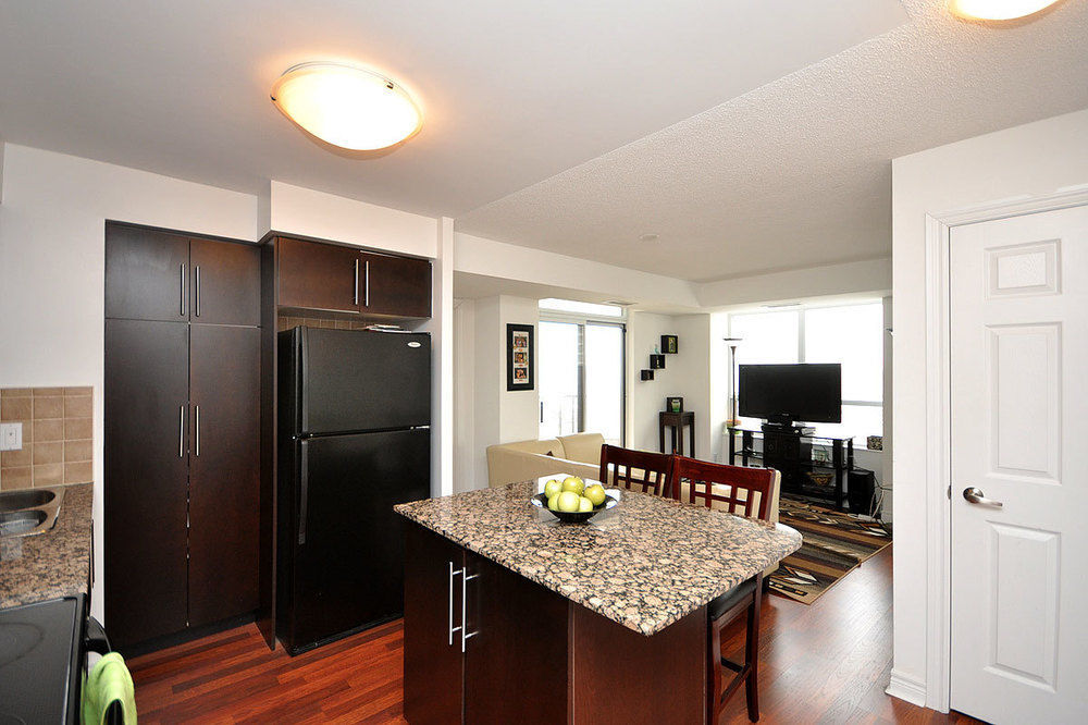Napa Furnished Rental Apartments Square One Μισισάουγκα Εξωτερικό φωτογραφία